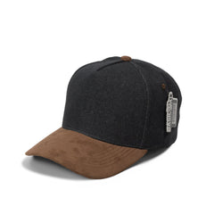 https://cdn.shopify.com/s/files/1/0683/3235/5887/files/Jean_Suede_Black_Brown.jpg?v=1768508954